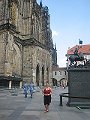  Utanf�r katedralen